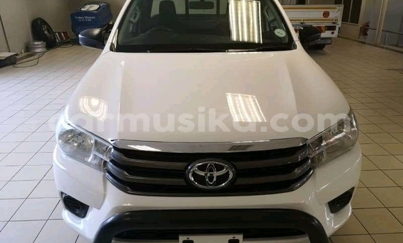 Tenga Tsaru Toyota Hilux Chena Mota in Beitbridge in Matabeleland South Tenga Tsaru Toyota Hilux Chena Mota in Beitbridge in Matabeleland South