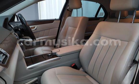 Nunua Ilio tumika Mercedes‒Benz E–Class Fedha Gari ndani ya Beitbridge nchini Matabeleland Kusini Nunua Ilio tumika Mercedes‒Benz E–Class Fedha Gari ndani ya Beitbridge nchini Matabeleland Kusini