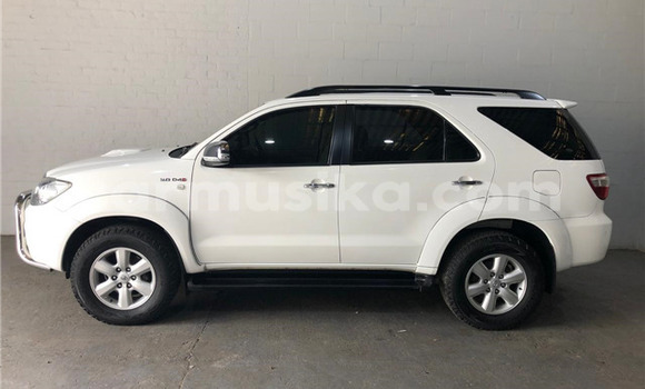 Acheter Occasion Voiture Toyota Fortuner Blanc à Harare, Harare Acheter Occasion Voiture Toyota Fortuner Blanc à Harare, Harare