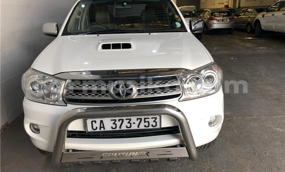 Acheter Occasion Voiture Toyota Fortuner Blanc à Harare, Harare Acheter Occasion Voiture Toyota Fortuner Blanc à Harare, Harare