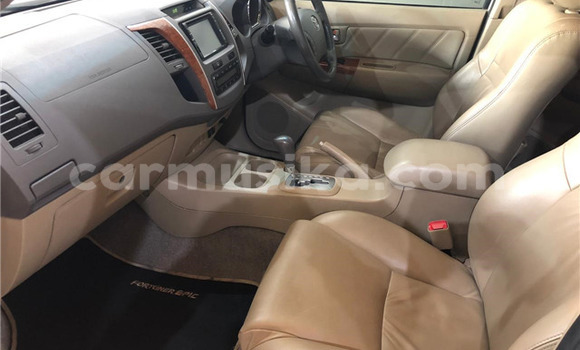Acheter Occasion Voiture Toyota Fortuner Blanc à Harare, Harare Acheter Occasion Voiture Toyota Fortuner Blanc à Harare, Harare