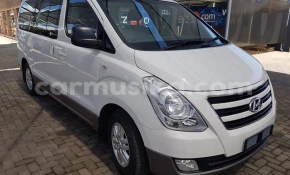 Nunua Ilio tumika Hyundai H1 Nyeupe Gari ndani ya Harare nchini Harare