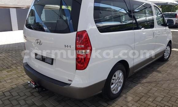 Acheter Occasion Voiture Hyundai H1 Blanc à Harare, Harare Acheter Occasion Voiture Hyundai H1 Blanc à Harare, Harare