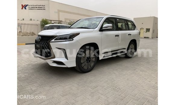 Acheter Import Voiture Lexus LX Blanc à Import - Dubai, Harare Acheter Import Voiture Lexus LX Blanc à Import - Dubai, Harare