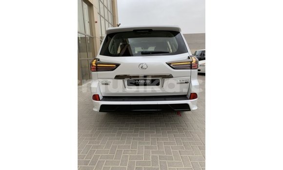 Acheter Import Voiture Lexus LX Blanc à Import - Dubai, Harare Acheter Import Voiture Lexus LX Blanc à Import - Dubai, Harare