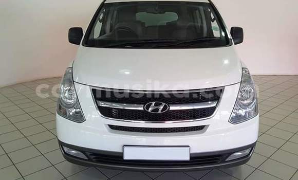 Acheter Occasion Voiture Hyundai Starex (H-1) Blanc à Avondale, Harare Acheter Occasion Voiture Hyundai Starex (H-1) Blanc à Avondale, Harare