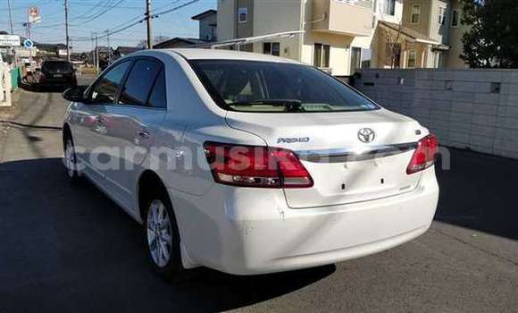 Tenga Tsaru Toyota Premio Chena Mota in Beitbridge in Matabeleland South Tenga Tsaru Toyota Premio Chena Mota in Beitbridge in Matabeleland South