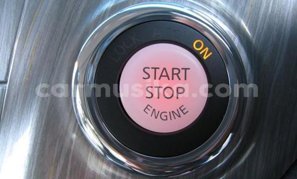 Buy Used Nissan Elgrand White Car in Beitbridge in Matabeleland South Buy Used Nissan Elgrand White Car in Beitbridge in Matabeleland South