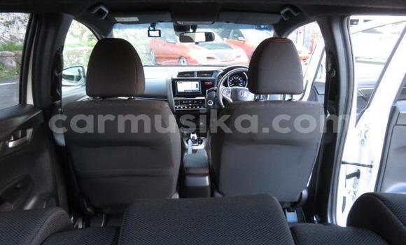 Buy Used Honda Fit Silver Car in Beitbridge in Matabeleland South Buy Used Honda Fit Silver Car in Beitbridge in Matabeleland South