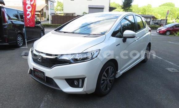 Buy Used Honda Fit Silver Car in Beitbridge in Matabeleland South Buy Used Honda Fit Silver Car in Beitbridge in Matabeleland South