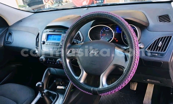 Nunua Ilio tumika Hyundai ix35 Nyeupe Gari ndani ya Beitbridge nchini Matabeleland Kusini Nunua Ilio tumika Hyundai ix35 Nyeupe Gari ndani ya Beitbridge nchini Matabeleland Kusini