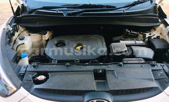 Nunua Ilio tumika Hyundai ix35 Nyeupe Gari ndani ya Beitbridge nchini Matabeleland Kusini Nunua Ilio tumika Hyundai ix35 Nyeupe Gari ndani ya Beitbridge nchini Matabeleland Kusini