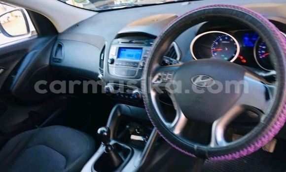 Nunua Ilio tumika Hyundai ix35 Nyeupe Gari ndani ya Beitbridge nchini Matabeleland Kusini Nunua Ilio tumika Hyundai ix35 Nyeupe Gari ndani ya Beitbridge nchini Matabeleland Kusini