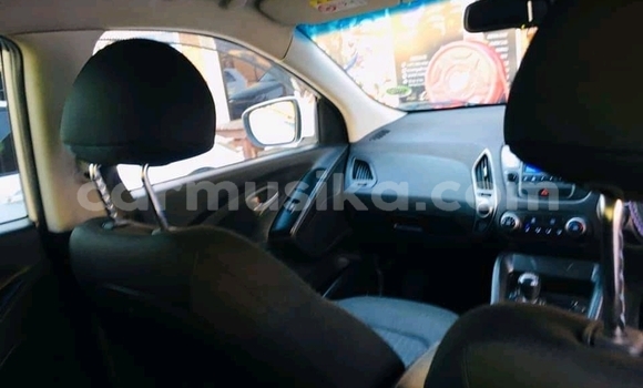 Nunua Ilio tumika Hyundai ix35 Nyeupe Gari ndani ya Beitbridge nchini Matabeleland Kusini Nunua Ilio tumika Hyundai ix35 Nyeupe Gari ndani ya Beitbridge nchini Matabeleland Kusini