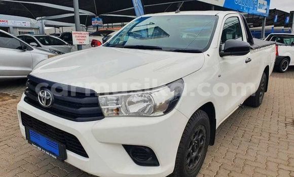Nunua Ilio tumika Toyota Hilux Nyeupe Gari ndani ya Beitbridge nchini Matabeleland Kusini