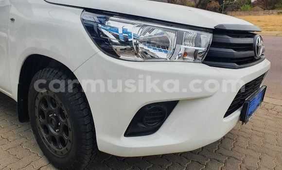 Nunua Ilio tumika Toyota Hilux Nyeupe Gari ndani ya Beitbridge nchini Matabeleland Kusini Nunua Ilio tumika Toyota Hilux Nyeupe Gari ndani ya Beitbridge nchini Matabeleland Kusini