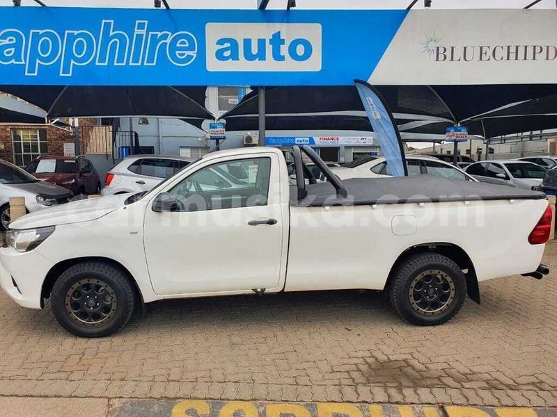 Big with watermark toyota hilux matabeleland south beitbridge 16762