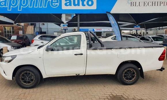 Nunua Ilio tumika Toyota Hilux Nyeupe Gari ndani ya Beitbridge nchini Matabeleland Kusini Nunua Ilio tumika Toyota Hilux Nyeupe Gari ndani ya Beitbridge nchini Matabeleland Kusini