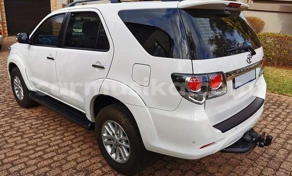 Acheter Occasion Voiture Toyota Fortuner Blanc à Beitbridge, Matabeleland South Acheter Occasion Voiture Toyota Fortuner Blanc à Beitbridge, Matabeleland South