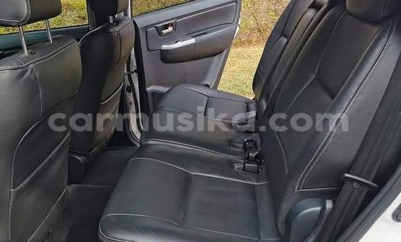 Acheter Occasion Voiture Toyota Fortuner Blanc à Beitbridge, Matabeleland South Acheter Occasion Voiture Toyota Fortuner Blanc à Beitbridge, Matabeleland South