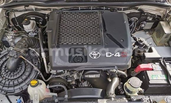 Acheter Occasion Voiture Toyota Fortuner Blanc à Beitbridge, Matabeleland South Acheter Occasion Voiture Toyota Fortuner Blanc à Beitbridge, Matabeleland South