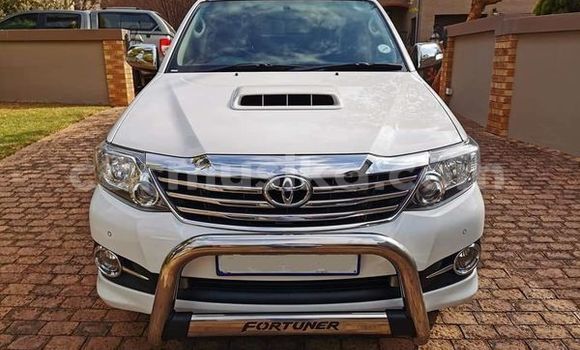 Acheter Occasion Voiture Toyota Fortuner Blanc à Beitbridge, Matabeleland South Acheter Occasion Voiture Toyota Fortuner Blanc à Beitbridge, Matabeleland South