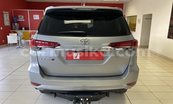 Tenga Tsaru Toyota Fortuner Sirivha Mota in Beitbridge in Matabeleland South Tenga Tsaru Toyota Fortuner Sirivha Mota in Beitbridge in Matabeleland South