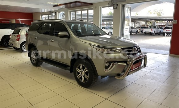 Tenga Tsaru Toyota Fortuner Sirivha Mota in Beitbridge in Matabeleland South Tenga Tsaru Toyota Fortuner Sirivha Mota in Beitbridge in Matabeleland South