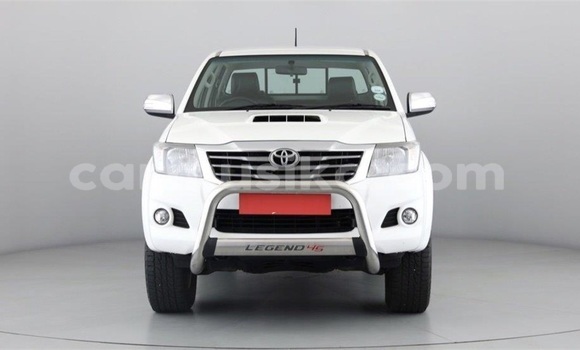 Tenga Tsaru Toyota Hilux Chena Mota in Beitbridge in Matabeleland South Tenga Tsaru Toyota Hilux Chena Mota in Beitbridge in Matabeleland South