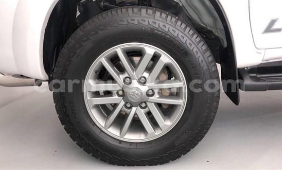 Tenga Tsaru Toyota Hilux Chena Mota in Beitbridge in Matabeleland South Tenga Tsaru Toyota Hilux Chena Mota in Beitbridge in Matabeleland South