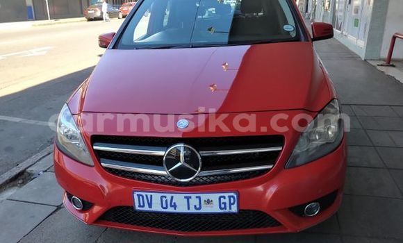 Buy Used Mercedes‒Benz B-klasse Red Car in Beitbridge in Matabeleland South