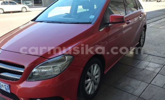 Acheter Occasion Voiture Mercedes‒Benz B-klasse Rouge à Beitbridge, Matabeleland South Acheter Occasion Voiture Mercedes‒Benz B-klasse Rouge à Beitbridge, Matabeleland South