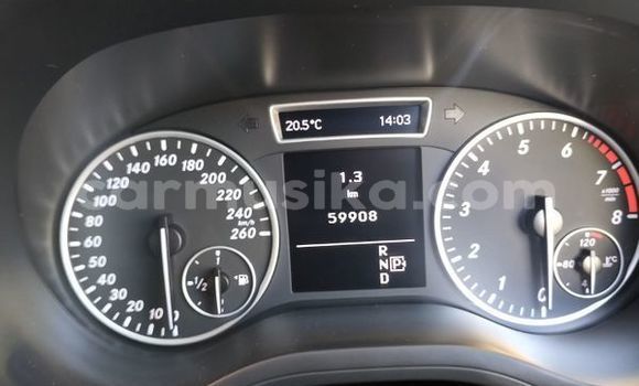 Acheter Occasion Voiture Mercedes‒Benz B-klasse Rouge à Beitbridge, Matabeleland South Acheter Occasion Voiture Mercedes‒Benz B-klasse Rouge à Beitbridge, Matabeleland South