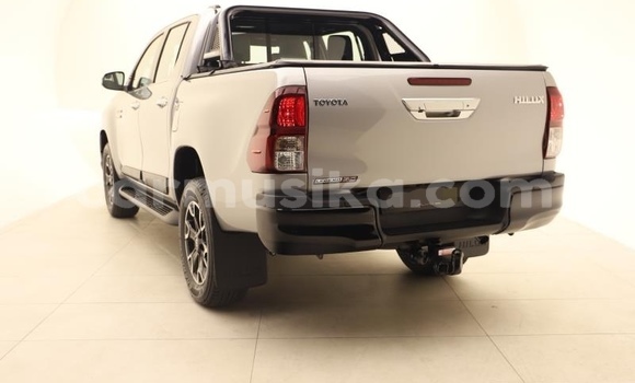Tenga Tsaru Toyota Hilux Sirivha Mota in Beitbridge in Matabeleland South Tenga Tsaru Toyota Hilux Sirivha Mota in Beitbridge in Matabeleland South