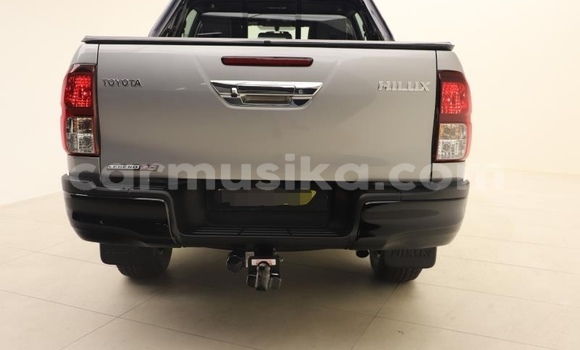 Tenga Tsaru Toyota Hilux Sirivha Mota in Beitbridge in Matabeleland South Tenga Tsaru Toyota Hilux Sirivha Mota in Beitbridge in Matabeleland South