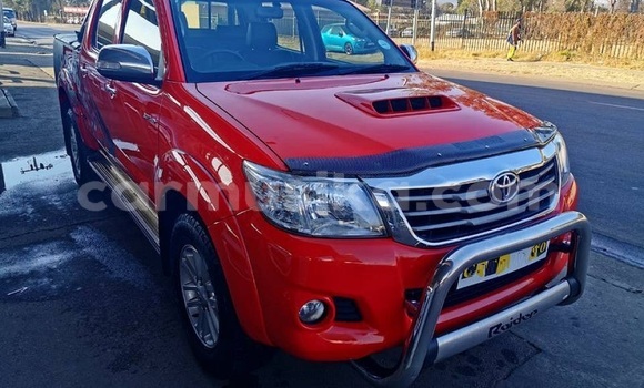 Tenga Tsaru Toyota Hilux Tsvuku Mota in Beitbridge in Matabeleland South Tenga Tsaru Toyota Hilux Tsvuku Mota in Beitbridge in Matabeleland South