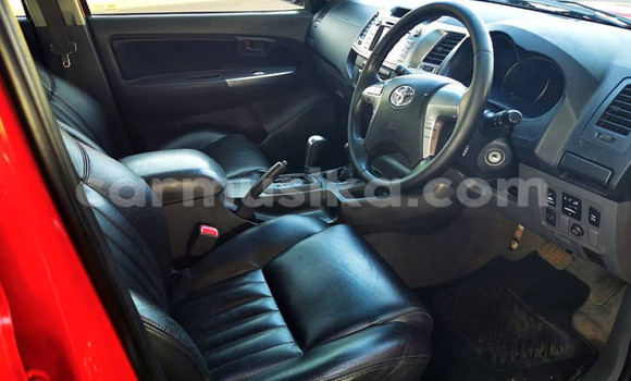 Tenga Tsaru Toyota Hilux Tsvuku Mota in Beitbridge in Matabeleland South Tenga Tsaru Toyota Hilux Tsvuku Mota in Beitbridge in Matabeleland South