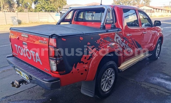 Tenga Tsaru Toyota Hilux Tsvuku Mota in Beitbridge in Matabeleland South Tenga Tsaru Toyota Hilux Tsvuku Mota in Beitbridge in Matabeleland South