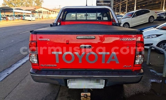 Tenga Tsaru Toyota Hilux Tsvuku Mota in Beitbridge in Matabeleland South Tenga Tsaru Toyota Hilux Tsvuku Mota in Beitbridge in Matabeleland South