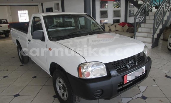 Buy Used Nissan NP 300 White Car in Harare in Harare
