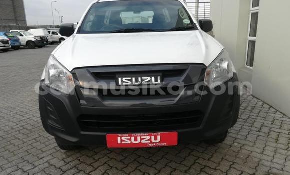 Buy Used Isuzu D–MAX White Car in Beitbridge in Matabeleland South Buy Used Isuzu D–MAX White Car in Beitbridge in Matabeleland South