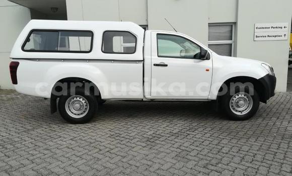 Buy Used Isuzu D–MAX White Car in Beitbridge in Matabeleland South Buy Used Isuzu D–MAX White Car in Beitbridge in Matabeleland South