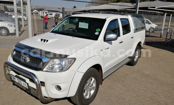 Nunua Ilio tumika Toyota Hilux Nyeupe Gari ndani ya Beitbridge nchini Matabeleland Kusini