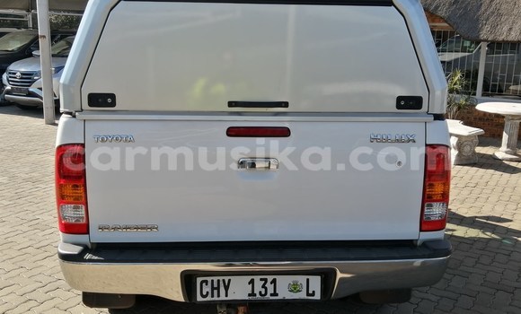 Tenga Tsaru Toyota Hilux Chena Mota in Beitbridge in Matabeleland South Tenga Tsaru Toyota Hilux Chena Mota in Beitbridge in Matabeleland South