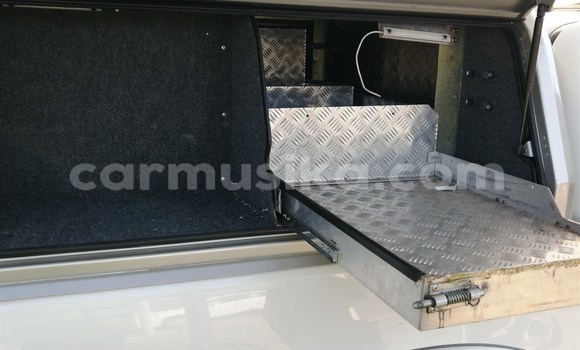 Tenga Tsaru Toyota Hilux Chena Mota in Beitbridge in Matabeleland South Tenga Tsaru Toyota Hilux Chena Mota in Beitbridge in Matabeleland South