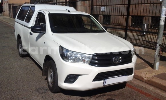Nunua Ilio tumika Toyota Hilux Nyeupe Gari ndani ya Beitbridge nchini Matabeleland Kusini