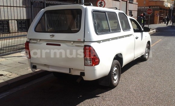Buy Used Toyota Hilux White Car in Beitbridge in Matabeleland South Buy Used Toyota Hilux White Car in Beitbridge in Matabeleland South