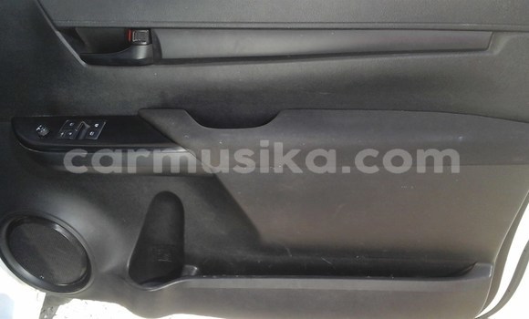 Buy Used Toyota Hilux White Car in Beitbridge in Matabeleland South Buy Used Toyota Hilux White Car in Beitbridge in Matabeleland South