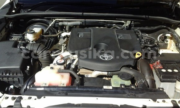 Buy Used Toyota Hilux White Car in Beitbridge in Matabeleland South Buy Used Toyota Hilux White Car in Beitbridge in Matabeleland South