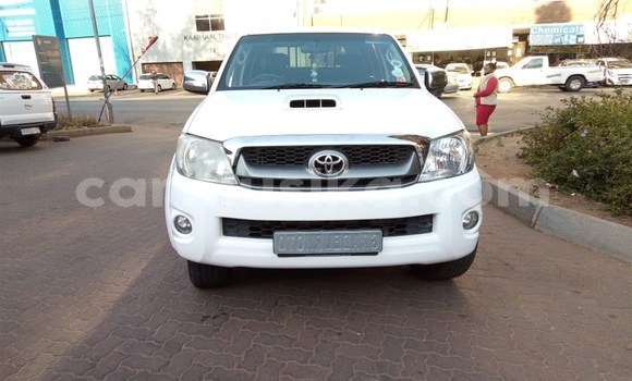 Tenga Tsaru Toyota Hilux Chena Mota in Beitbridge in Matabeleland South Tenga Tsaru Toyota Hilux Chena Mota in Beitbridge in Matabeleland South
